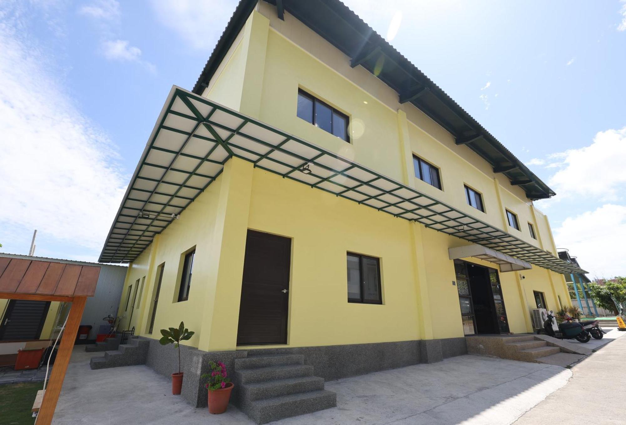 White Card Free Diving Hostel Xiaoliuqiu Exterior photo